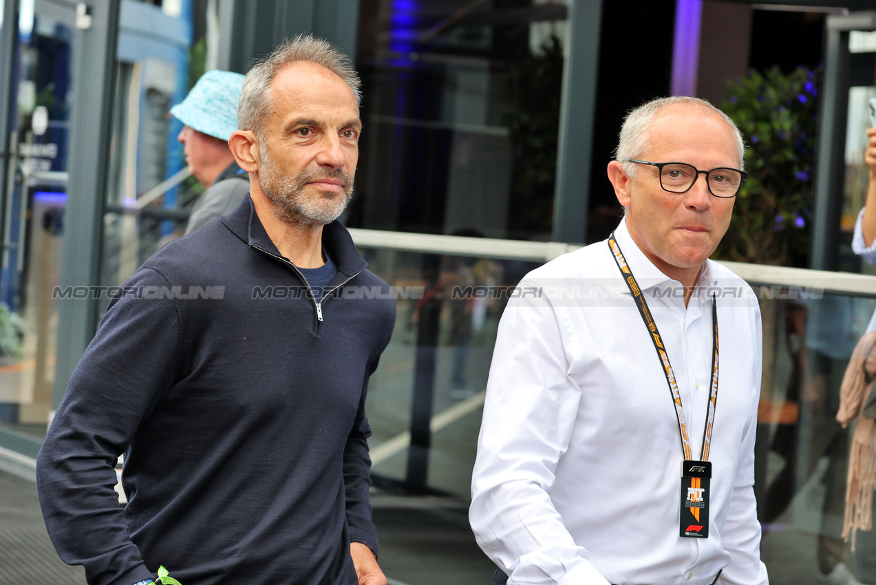 GP OLANDA, (L to R): Adam Norris (GBR) with Stefano Domenicali (ITA) Formula One President e CEO.

31.08.2025. Formula 1 World Championship, Rd 15, Dutch Grand Prix, Zandvoort, Netherlands, Gara Day.

- www.xpbimages.com, EMail: requests@xpbimages.com © Copyright: Moy / XPB Images