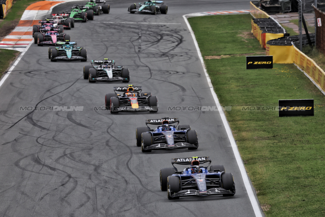GP OLANDA, Carlos Sainz (ESP) Atlassian Williams Racing FW47.

31.08.2025. Formula 1 World Championship, Rd 15, Dutch Grand Prix, Zandvoort, Netherlands, Gara Day.

- www.xpbimages.com, EMail: requests@xpbimages.com © Copyright: Bearne / XPB Images
