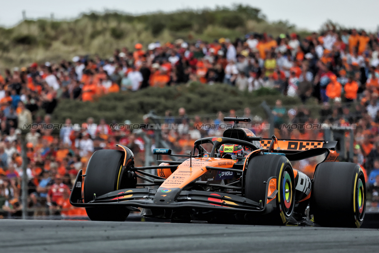 GP OLANDA, Oscar Piastri (AUS) McLaren MCL39.

31.08.2025. Formula 1 World Championship, Rd 15, Dutch Grand Prix, Zandvoort, Netherlands, Gara Day.

- www.xpbimages.com, EMail: requests@xpbimages.com © Copyright: Moy / XPB Images