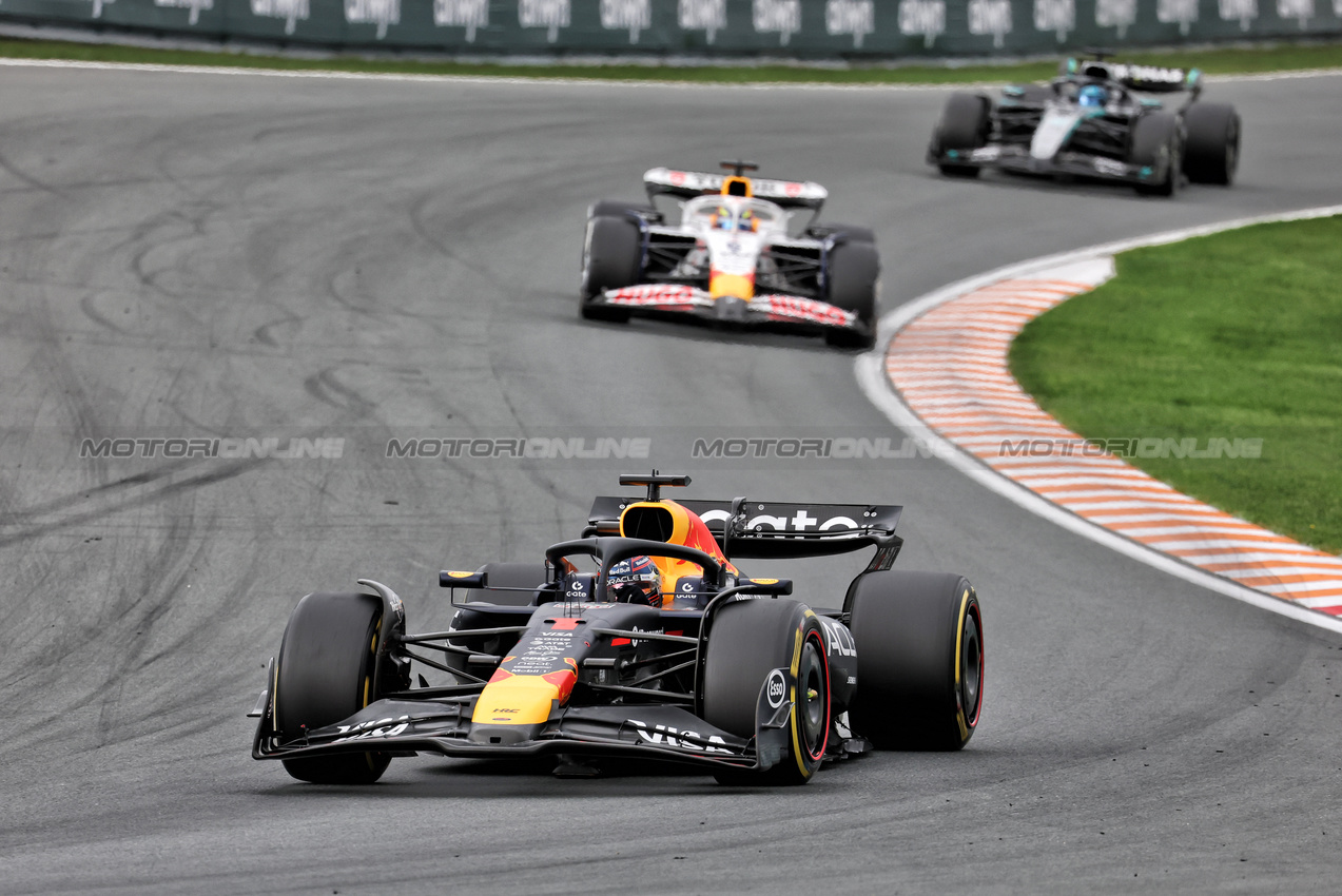 GP OLANDA, Max Verstappen (NLD) Red Bull Racing RB21.

31.08.2025. Formula 1 World Championship, Rd 15, Dutch Grand Prix, Zandvoort, Netherlands, Gara Day.

- www.xpbimages.com, EMail: requests@xpbimages.com © Copyright: Moy / XPB Images