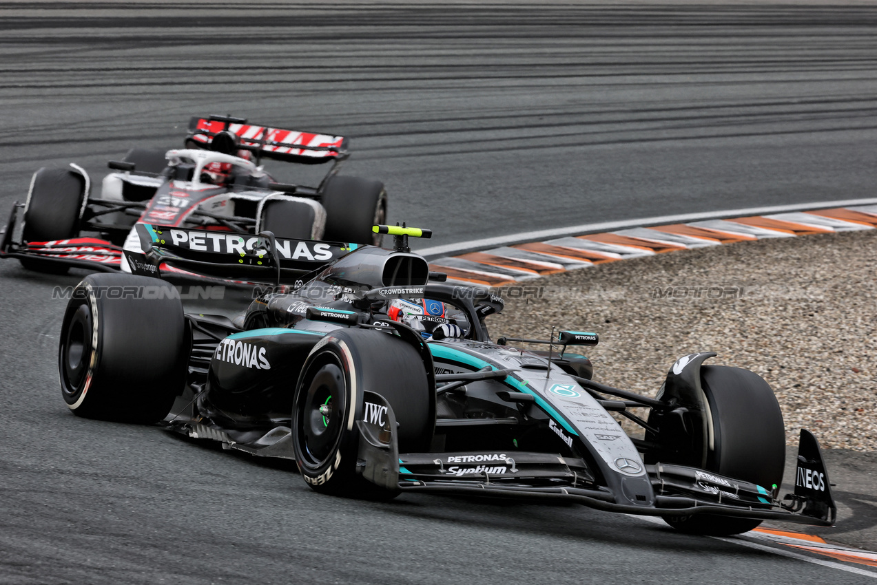 GP OLANDA, Andrea Kimi Antonelli (ITA) Mercedes AMG F1 W16.

31.08.2025. Formula 1 World Championship, Rd 15, Dutch Grand Prix, Zandvoort, Netherlands, Gara Day.

- www.xpbimages.com, EMail: requests@xpbimages.com © Copyright: Charniaux / XPB Images