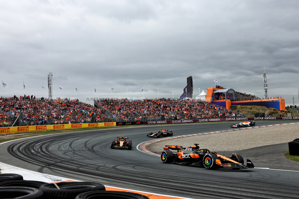GP OLANDA, Oscar Piastri (AUS) McLaren MCL39.

31.08.2025. Formula 1 World Championship, Rd 15, Dutch Grand Prix, Zandvoort, Netherlands, Gara Day.

- www.xpbimages.com, EMail: requests@xpbimages.com © Copyright: Charniaux / XPB Images
