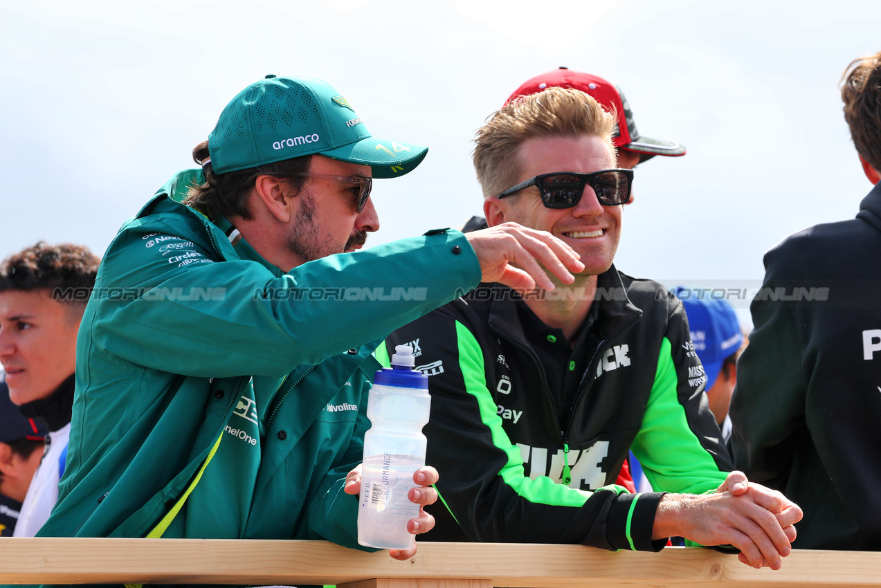 GP OLANDA, (L to R): Fernando Alonso (ESP) Aston Martin F1 Team with Nico Hulkenberg (GER) Sauber on the drivers' parade.

31.08.2025. Formula 1 World Championship, Rd 15, Dutch Grand Prix, Zandvoort, Netherlands, Gara Day.

- www.xpbimages.com, EMail: requests@xpbimages.com © Copyright: Batchelor / XPB Images