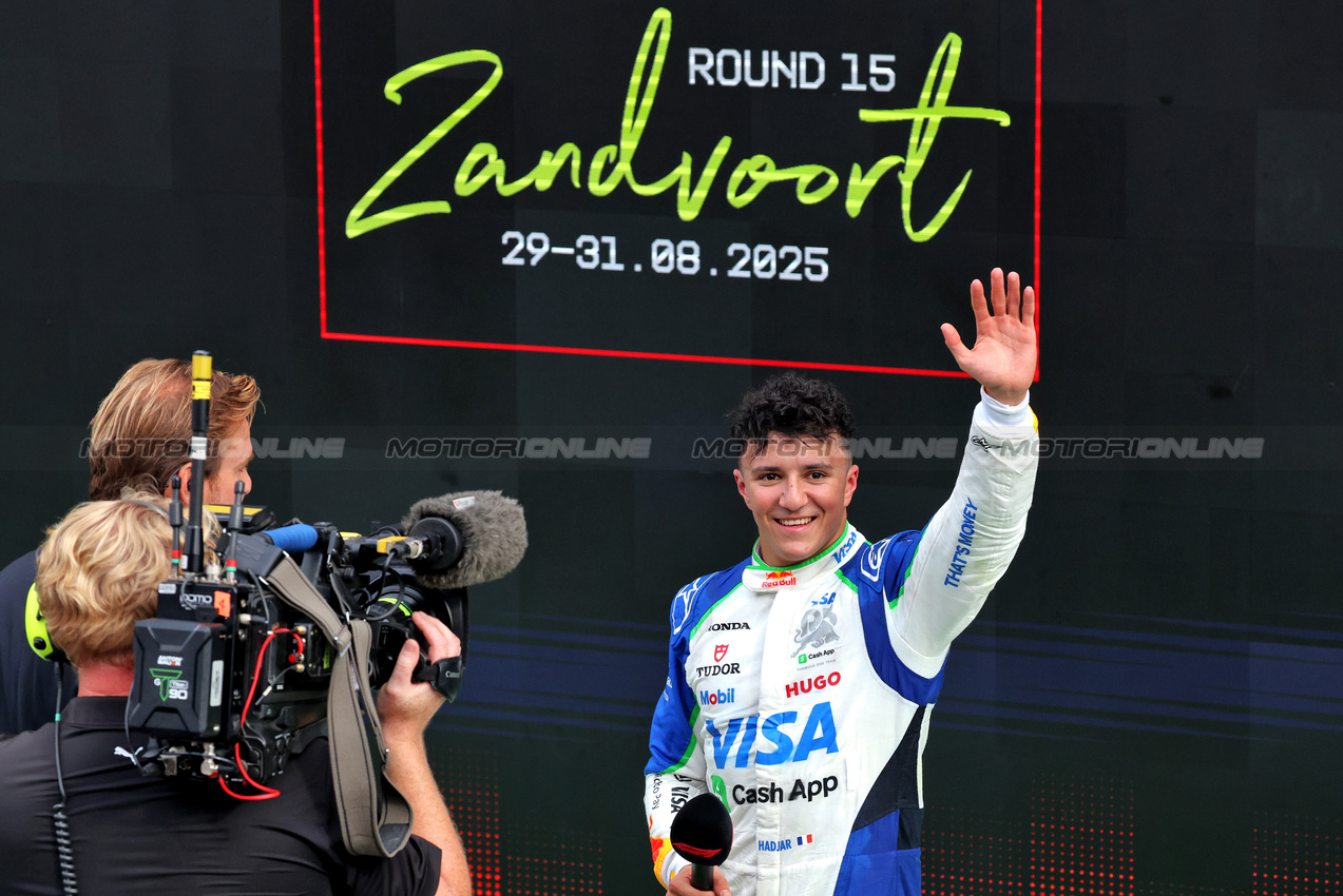 GP OLANDA, Isack Hadjar (FRA) Racing Bulls celebrates his third position in parc ferme.

31.08.2025. Formula 1 World Championship, Rd 15, Dutch Grand Prix, Zandvoort, Netherlands, Gara Day.

- www.xpbimages.com, EMail: requests@xpbimages.com © Copyright: Bearne / XPB Images