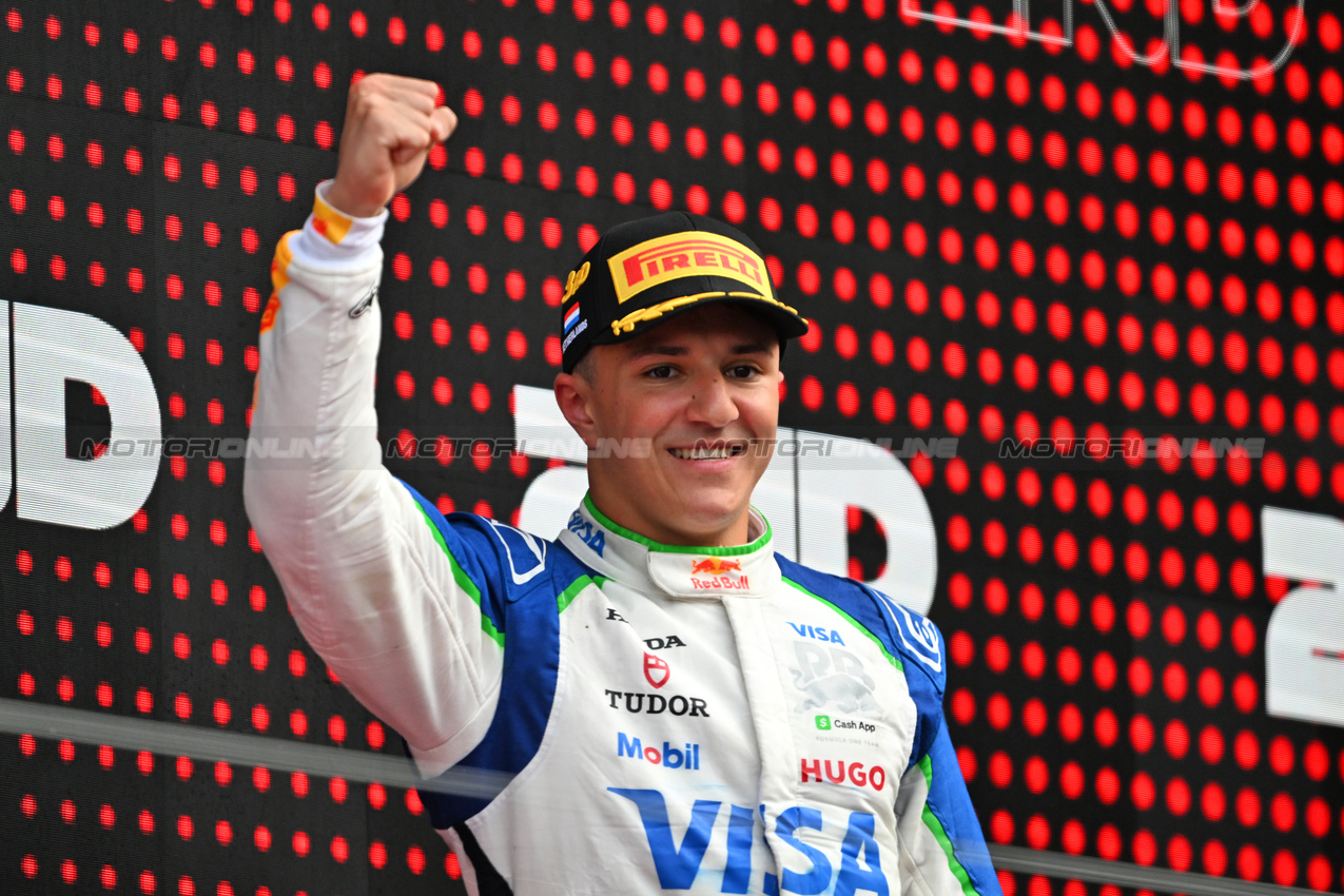 GP OLANDA, Isack Hadjar (FRA) Racing Bulls celebrates his third position on the podium.

31.08.2025. Formula 1 World Championship, Rd 15, Dutch Grand Prix, Zandvoort, Netherlands, Gara Day.

- www.xpbimages.com, EMail: requests@xpbimages.com © Copyright: Price / XPB Images