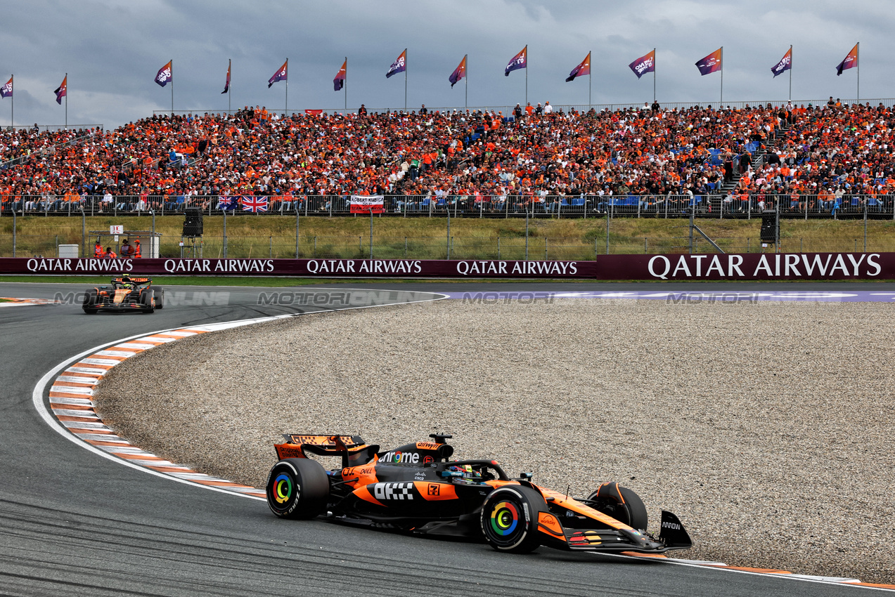 GP OLANDA, Oscar Piastri (AUS) McLaren MCL39.

31.08.2025. Formula 1 World Championship, Rd 15, Dutch Grand Prix, Zandvoort, Netherlands, Gara Day.

- www.xpbimages.com, EMail: requests@xpbimages.com © Copyright: Charniaux / XPB Images