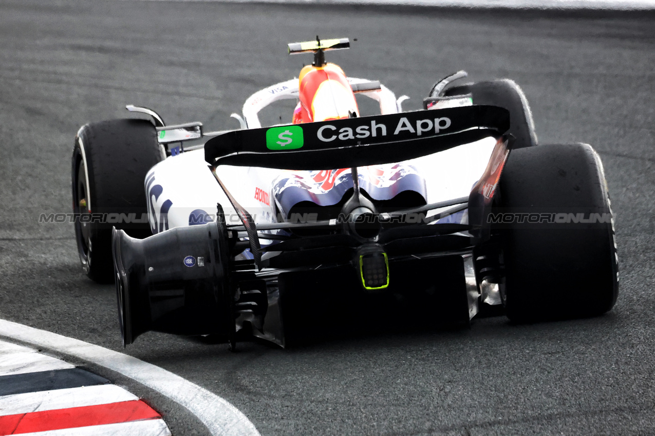 GP OLANDA, Liam Lawson (NZL) Racing Bulls VCARB 02 with a puncture.

31.08.2025. Formula 1 World Championship, Rd 15, Dutch Grand Prix, Zandvoort, Netherlands, Gara Day.

 - www.xpbimages.com, EMail: requests@xpbimages.com © Copyright: Coates / XPB Images