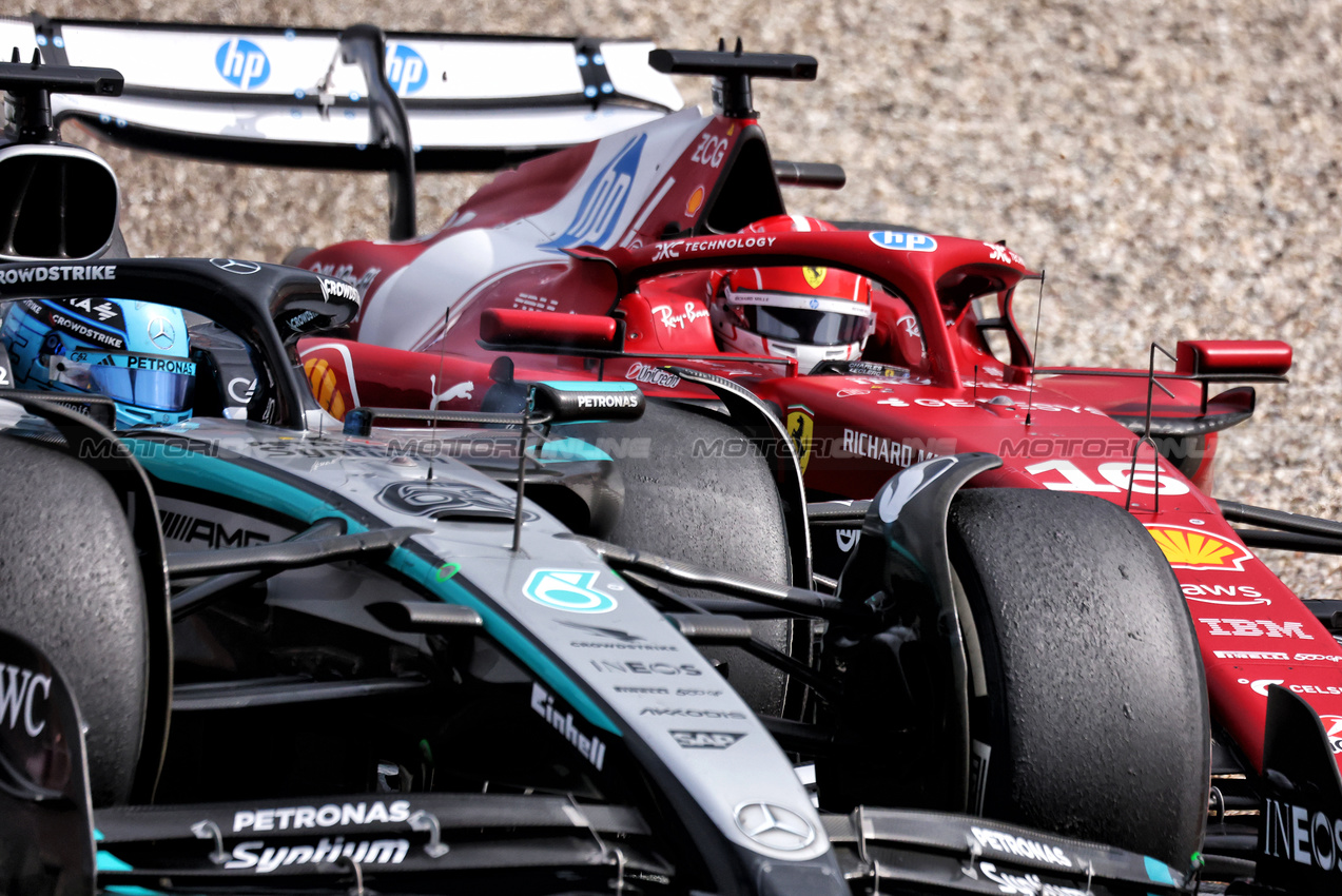 GP OLANDA, George Russell (GBR) Mercedes AMG F1 W16 e Charles Leclerc (MON) Ferrari SF-25 battle for position.

31.08.2025. Formula 1 World Championship, Rd 15, Dutch Grand Prix, Zandvoort, Netherlands, Gara Day.

 - www.xpbimages.com, EMail: requests@xpbimages.com © Copyright: Coates / XPB Images