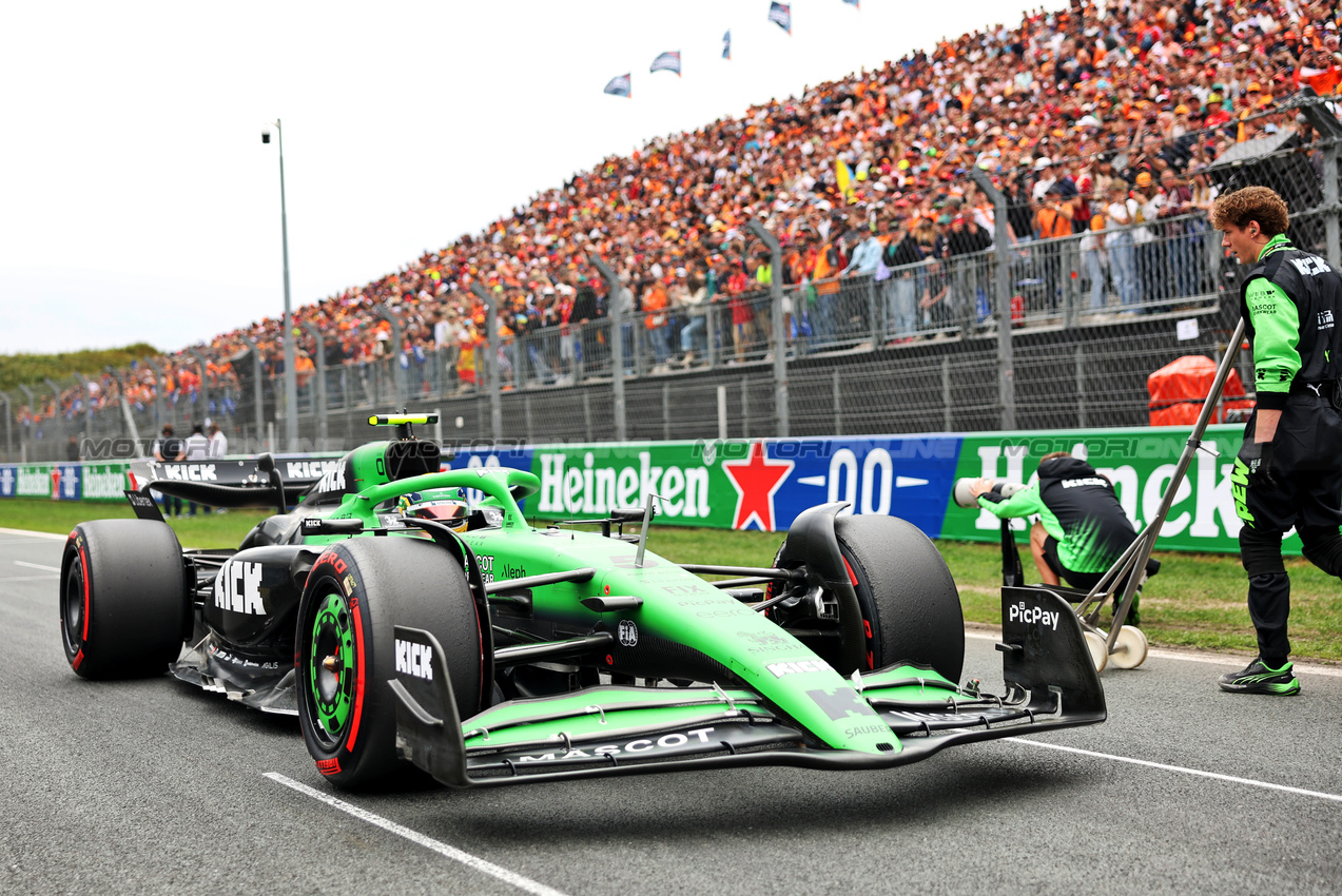 GP OLANDA, Gabriel Bortoleto (BRA) Sauber C45 on the grid.

31.08.2025. Formula 1 World Championship, Rd 15, Dutch Grand Prix, Zandvoort, Netherlands, Gara Day.

- www.xpbimages.com, EMail: requests@xpbimages.com © Copyright: Bearne / XPB Images