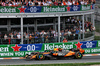 GP OLANDA, Max Verstappen (NLD) Red Bull Racing RB21 e Lando Norris (GBR) McLaren MCL39 battle for position.

31.08.2025. Formula 1 World Championship, Rd 15, Dutch Grand Prix, Zandvoort, Netherlands, Gara Day.

- www.xpbimages.com, EMail: requests@xpbimages.com © Copyright: Batchelor / XPB Images
