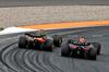 GP OLANDA, Max Verstappen (NLD) Red Bull Racing RB21 e Lando Norris (GBR) McLaren MCL39 battle for position.

31.08.2025. Formula 1 World Championship, Rd 15, Dutch Grand Prix, Zandvoort, Netherlands, Gara Day.

- www.xpbimages.com, EMail: requests@xpbimages.com © Copyright: Batchelor / XPB Images