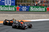 GP OLANDA, Max Verstappen (NLD) Red Bull Racing RB21 e Lando Norris (GBR) McLaren MCL39 battle for position.

31.08.2025. Formula 1 World Championship, Rd 15, Dutch Grand Prix, Zandvoort, Netherlands, Gara Day.

- www.xpbimages.com, EMail: requests@xpbimages.com © Copyright: Batchelor / XPB Images