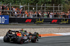 GP OLANDA, Max Verstappen (NLD) Red Bull Racing RB21 e Lando Norris (GBR) McLaren MCL39 battle for position.

31.08.2025. Formula 1 World Championship, Rd 15, Dutch Grand Prix, Zandvoort, Netherlands, Gara Day.

- www.xpbimages.com, EMail: requests@xpbimages.com © Copyright: Batchelor / XPB Images