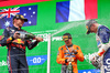 GP OLANDA, (L to R): Max Verstappen (NLD) Red Bull Racing celebrates his second position on the podium with vincitore Oscar Piastri (AUS) McLaren e Isack Hadjar (FRA) Racing Bulls.

31.08.2025. Formula 1 World Championship, Rd 15, Dutch Grand Prix, Zandvoort, Netherlands, Gara Day.

- www.xpbimages.com, EMail: requests@xpbimages.com © Copyright: Batchelor / XPB Images