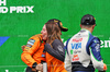 GP OLANDA, Gara winner Oscar Piastri (AUS) McLaren celebrates on the podium with Laura Bowden (GBR) McLaren Chief Financial Officer.

31.08.2025. Formula 1 World Championship, Rd 15, Dutch Grand Prix, Zandvoort, Netherlands, Gara Day.

- www.xpbimages.com, EMail: requests@xpbimages.com © Copyright: Bearne / XPB Images