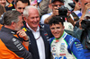 GP OLANDA, Isack Hadjar (FRA) Racing Bulls celebrates his third position in parc ferme with Zak Brown (USA) McLaren Executive Director e Dr Helmut Marko (AUT) Red Bull Motorsport Consultant.

31.08.2025. Formula 1 World Championship, Rd 15, Dutch Grand Prix, Zandvoort, Netherlands, Gara Day.

- www.xpbimages.com, EMail: requests@xpbimages.com © Copyright: Bearne / XPB Images