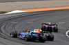 GP OLANDA, Liam Lawson (NZL) Racing Bulls VCARB 02 e Carlos Sainz (ESP) Atlassian Williams Racing FW47 battle for position.

31.08.2025. Formula 1 World Championship, Rd 15, Dutch Grand Prix, Zandvoort, Netherlands, Gara Day.

- www.xpbimages.com, EMail: requests@xpbimages.com © Copyright: Batchelor / XPB Images