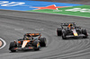 GP OLANDA, Oscar Piastri (AUS) McLaren MCL39 davanti a Max Verstappen (NLD) Red Bull Racing RB21.

31.08.2025. Formula 1 World Championship, Rd 15, Dutch Grand Prix, Zandvoort, Netherlands, Gara Day.

- www.xpbimages.com, EMail: requests@xpbimages.com © Copyright: Moy / XPB Images