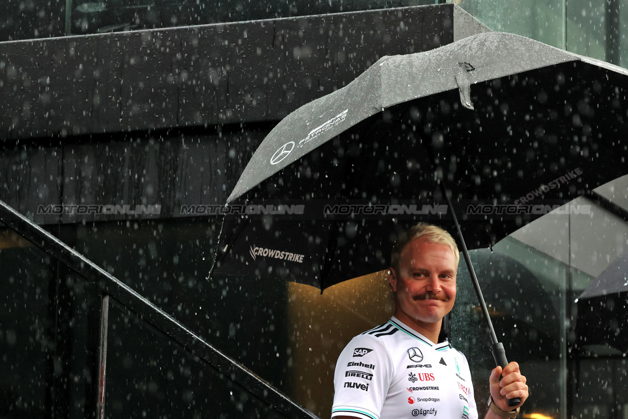 GP OLANDA, Valtteri Bottas (FIN) Mercedes AMG F1 Reserve Driver.

28.08.2025. Formula 1 World Championship, Rd 15, Dutch Grand Prix, Zandvoort, Netherlands, Preparation Day.

- www.xpbimages.com, EMail: requests@xpbimages.com © Copyright: Bearne / XPB Images