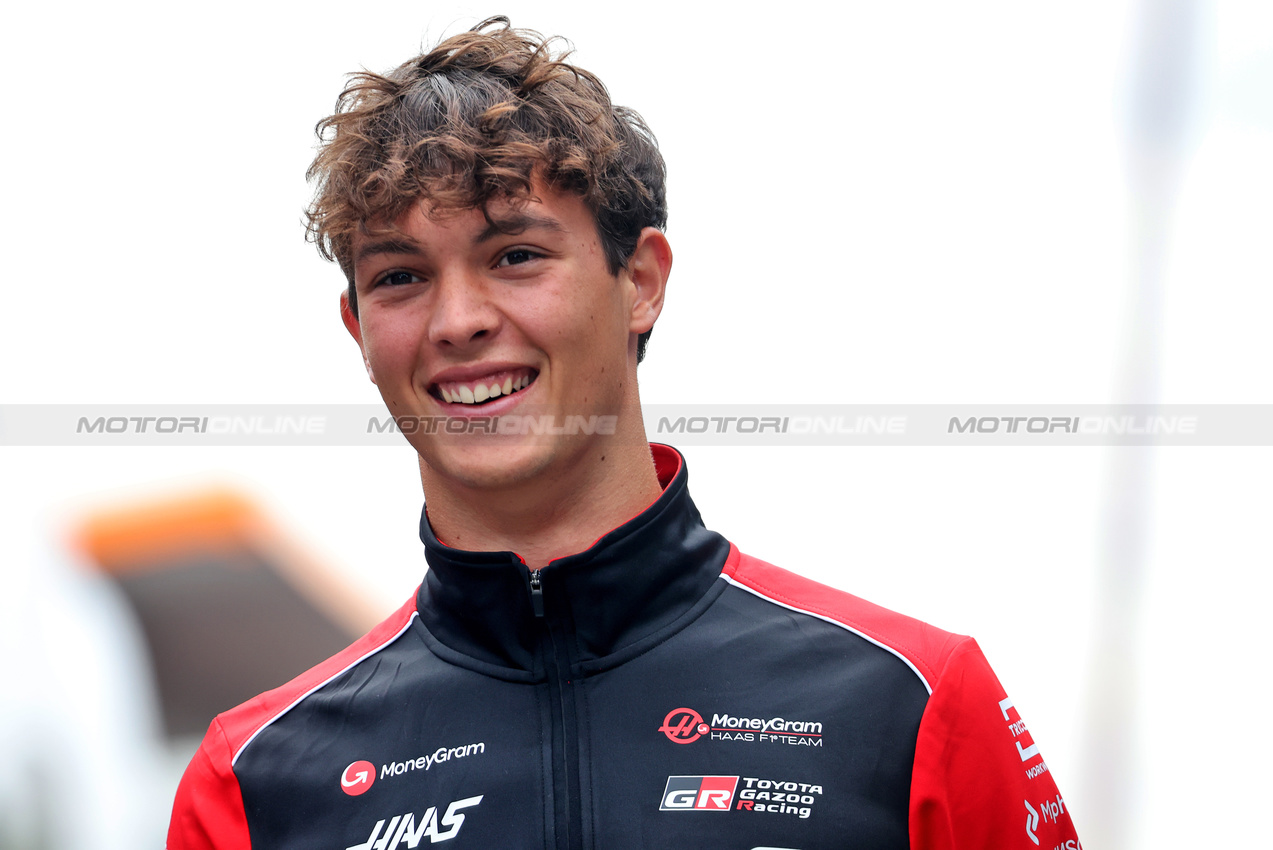 GP OLANDA, Oliver Bearman (GBR) Haas F1 Team.

28.08.2025. Formula 1 World Championship, Rd 15, Dutch Grand Prix, Zandvoort, Netherlands, Preparation Day.

- www.xpbimages.com, EMail: requests@xpbimages.com © Copyright: Bearne / XPB Images