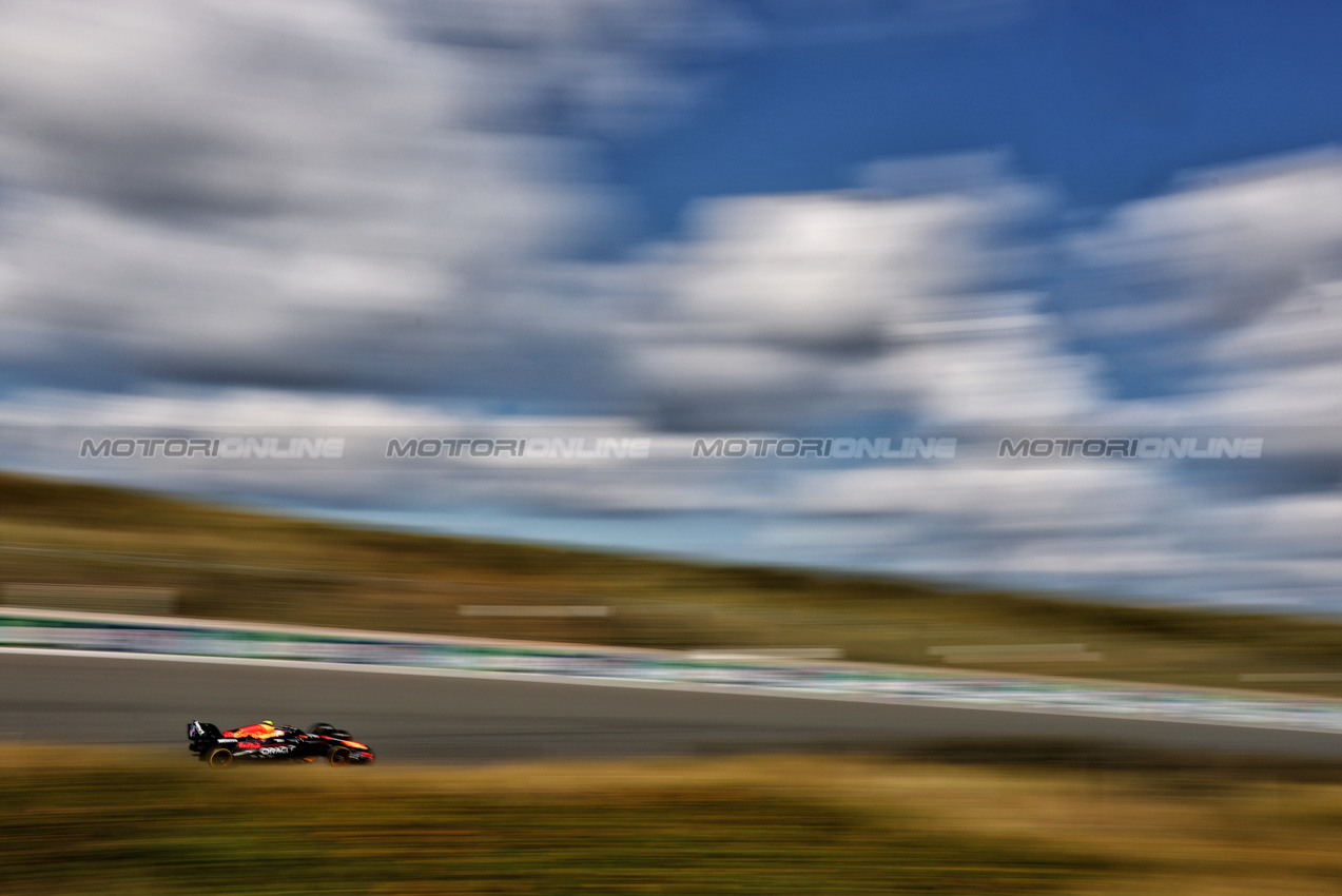 GP OLANDA, Yuki Tsunoda (JPN) Red Bull Racing RB21.

30.08.2025. Formula 1 World Championship, Rd 15, Dutch Grand Prix, Zandvoort, Netherlands, Qualifiche Day.

- www.xpbimages.com, EMail: requests@xpbimages.com © Copyright: Charniaux / XPB Images