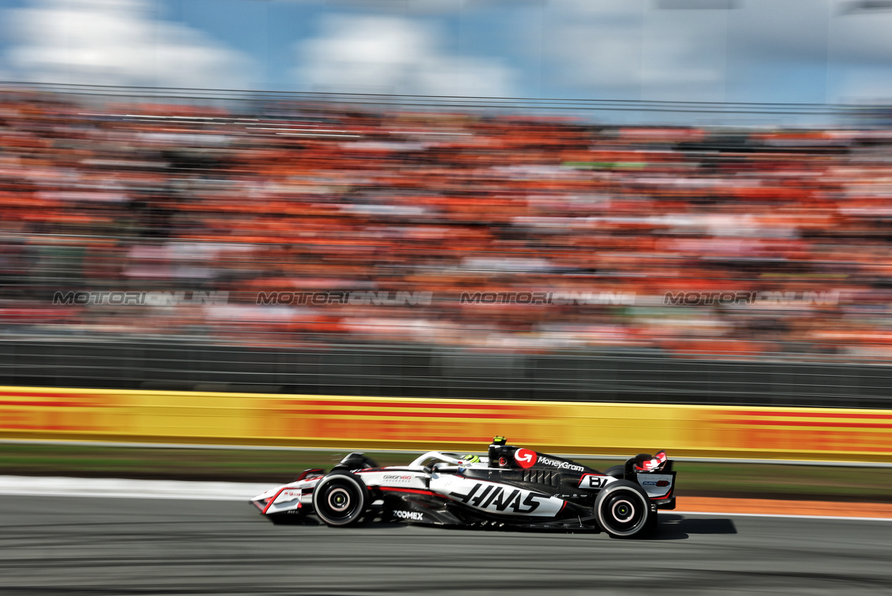 GP OLANDA, Oliver Bearman (GBR) Haas VF-25.

30.08.2025. Formula 1 World Championship, Rd 15, Dutch Grand Prix, Zandvoort, Netherlands, Qualifiche Day.

- www.xpbimages.com, EMail: requests@xpbimages.com © Copyright: Moy / XPB Images