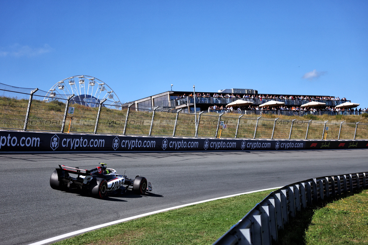 GP OLANDA, Oliver Bearman (GBR) Haas VF-25.

30.08.2025. Formula 1 World Championship, Rd 15, Dutch Grand Prix, Zandvoort, Netherlands, Qualifiche Day.

- www.xpbimages.com, EMail: requests@xpbimages.com © Copyright: Charniaux / XPB Images