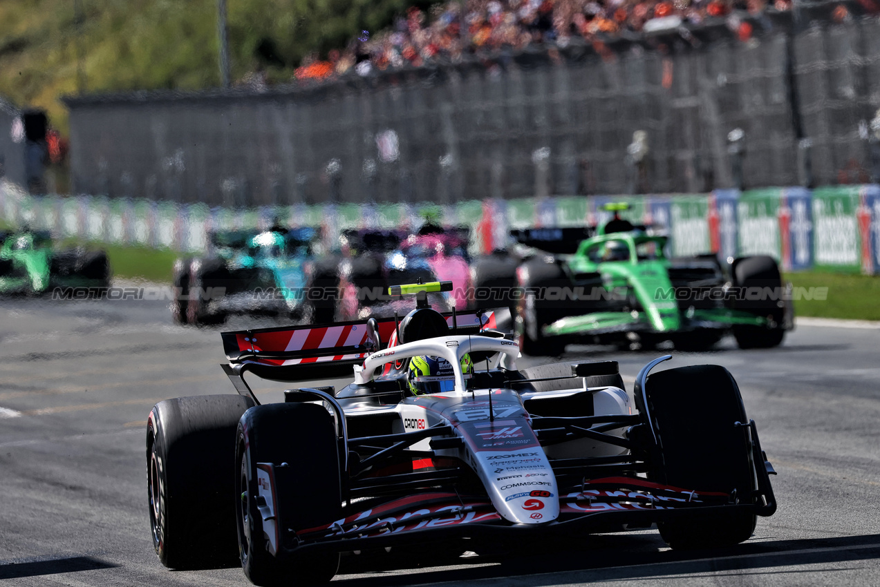 GP OLANDA, Oliver Bearman (GBR) Haas VF-25.

30.08.2025. Formula 1 World Championship, Rd 15, Dutch Grand Prix, Zandvoort, Netherlands, Qualifiche Day.

- www.xpbimages.com, EMail: requests@xpbimages.com © Copyright: Batchelor / XPB Images