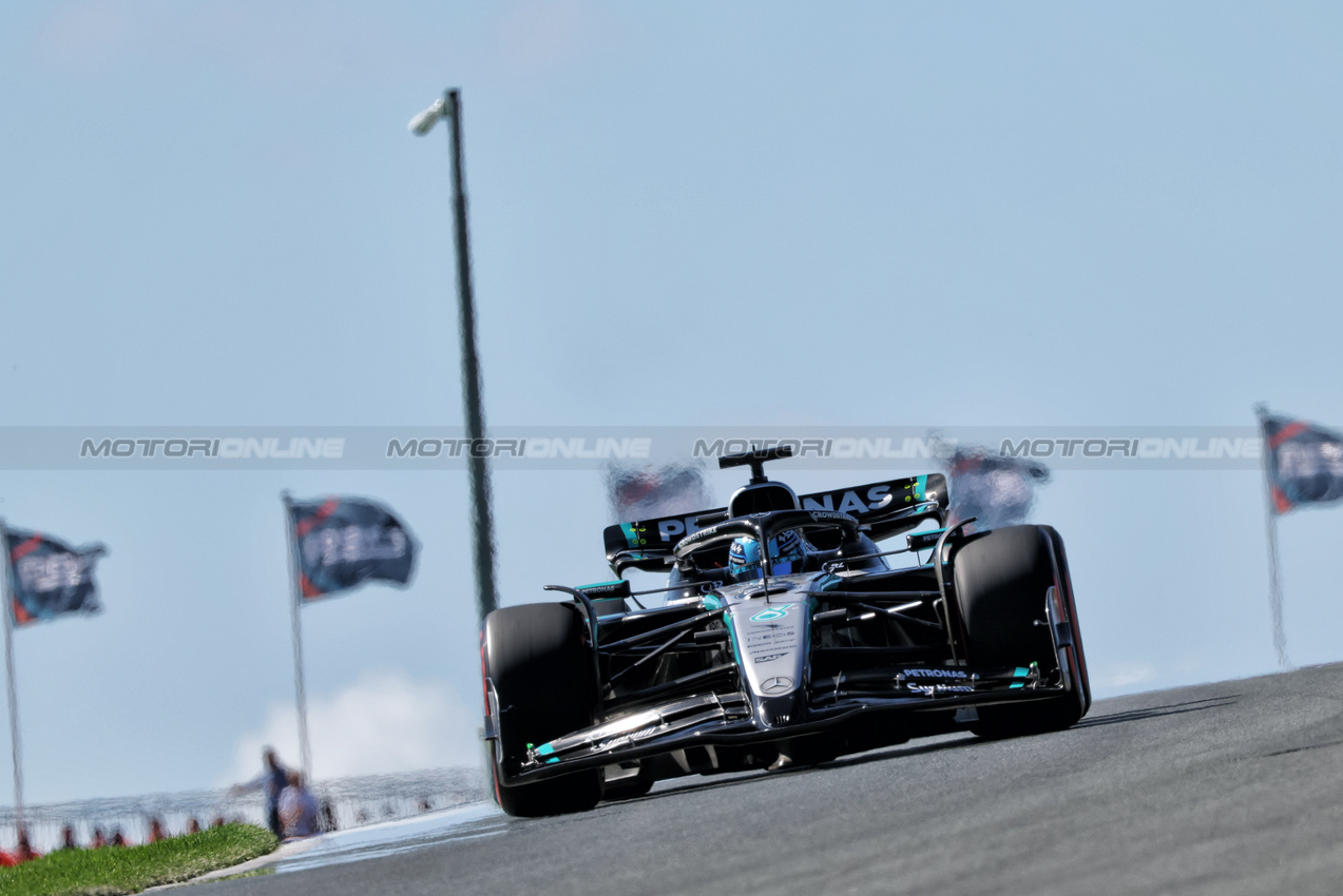 GP OLANDA, George Russell (GBR) Mercedes AMG F1 W16.

30.08.2025. Formula 1 World Championship, Rd 15, Dutch Grand Prix, Zandvoort, Netherlands, Qualifiche Day.

- www.xpbimages.com, EMail: requests@xpbimages.com © Copyright: Moy / XPB Images