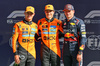 GP OLANDA, Qualifiche top three in parc ferme (L to R): Lando Norris (GBR) McLaren, second; Oscar Piastri (AUS) McLaren, pole position; Max Verstappen (NLD) Red Bull Racing, third.

30.08.2025. Formula 1 World Championship, Rd 15, Dutch Grand Prix, Zandvoort, Netherlands, Qualifiche Day.

- www.xpbimages.com, EMail: requests@xpbimages.com © Copyright: Batchelor / XPB Images