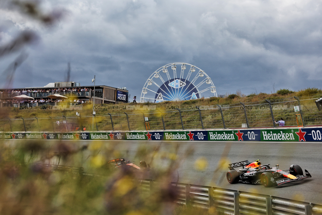 GP OLANDA, Yuki Tsunoda (JPN) Red Bull Racing RB21.

29.08.2025. Formula 1 World Championship, Rd 15, Dutch Grand Prix, Zandvoort, Netherlands, Practice Day.

- www.xpbimages.com, EMail: requests@xpbimages.com © Copyright: Bearne / XPB Images