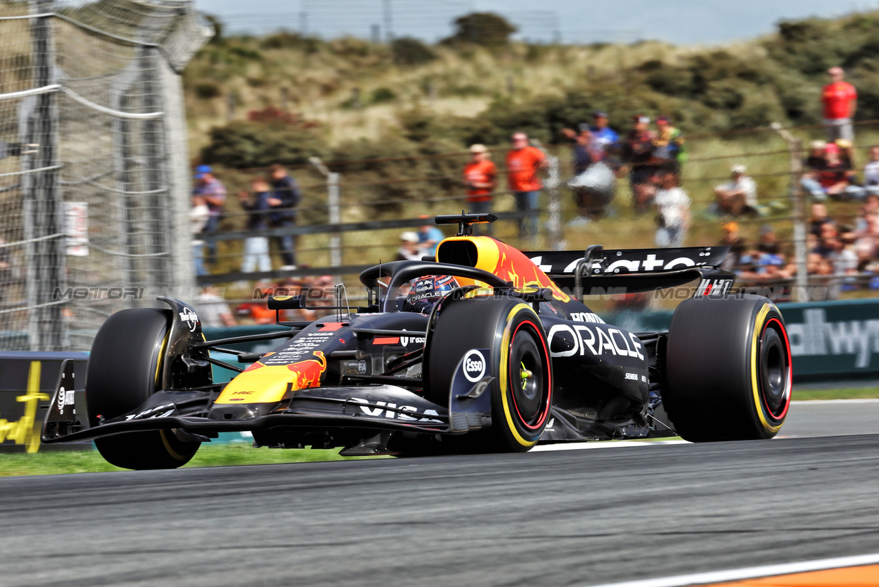 GP OLANDA, Max Verstappen (NLD) Red Bull Racing RB21.

29.08.2025. Formula 1 World Championship, Rd 15, Dutch Grand Prix, Zandvoort, Netherlands, Practice Day.

 - www.xpbimages.com, EMail: requests@xpbimages.com © Copyright: Miltenburg / XPB Images