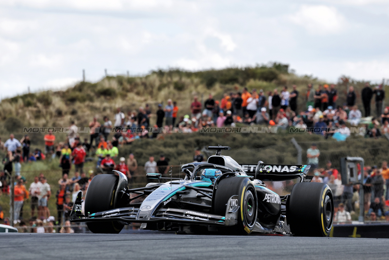 GP OLANDA, George Russell (GBR) Mercedes AMG F1 W16.

29.08.2025. Formula 1 World Championship, Rd 15, Dutch Grand Prix, Zandvoort, Netherlands, Practice Day.

- www.xpbimages.com, EMail: requests@xpbimages.com © Copyright: Moy / XPB Images