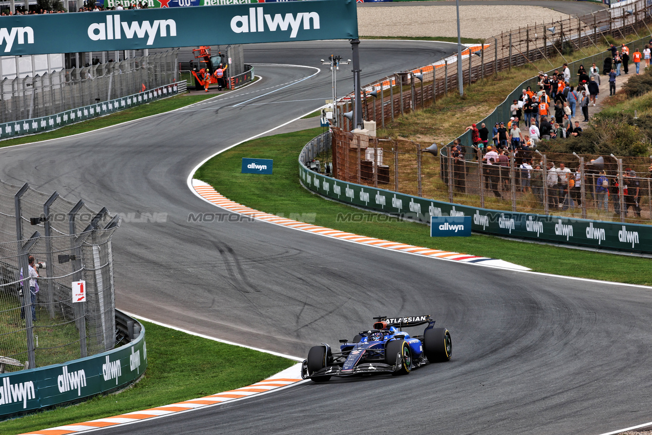 GP OLANDA, Alexander Albon (THA) Atlassian Williams Racing FW47.

29.08.2025. Formula 1 World Championship, Rd 15, Dutch Grand Prix, Zandvoort, Netherlands, Practice Day.

 - www.xpbimages.com, EMail: requests@xpbimages.com © Copyright: Miltenburg / XPB Images