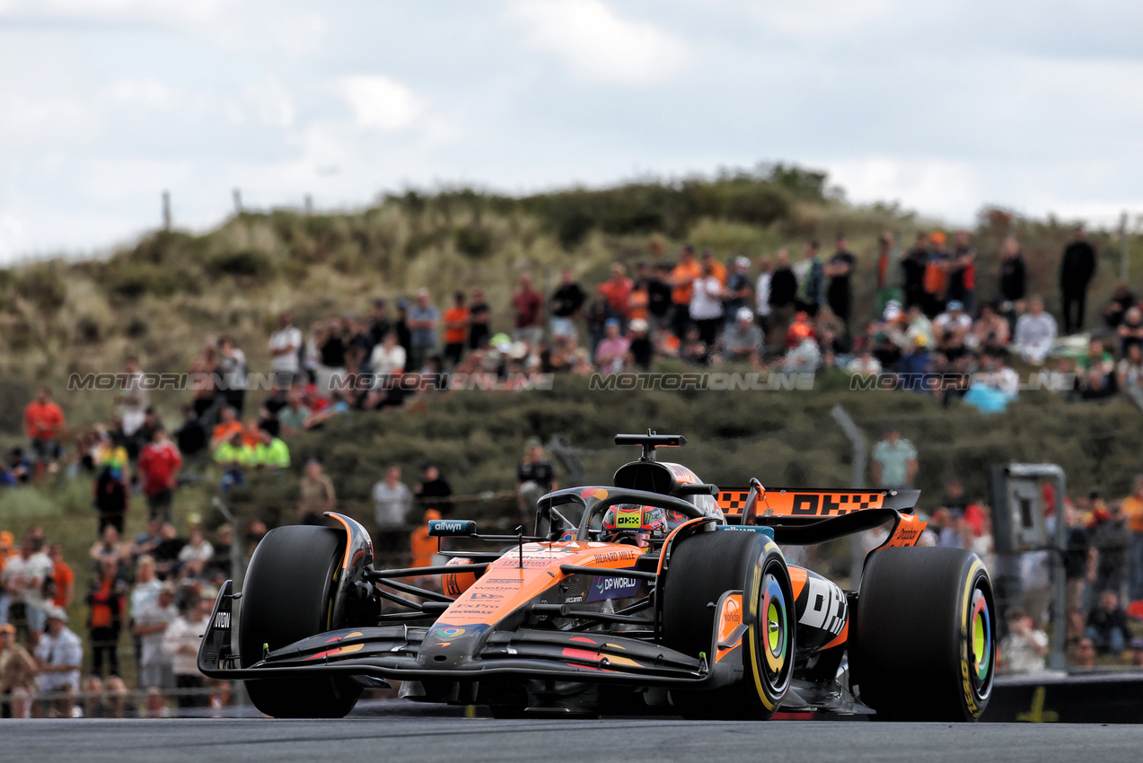 GP OLANDA, Oscar Piastri (AUS) McLaren MCL39.

29.08.2025. Formula 1 World Championship, Rd 15, Dutch Grand Prix, Zandvoort, Netherlands, Practice Day.

- www.xpbimages.com, EMail: requests@xpbimages.com © Copyright: Moy / XPB Images