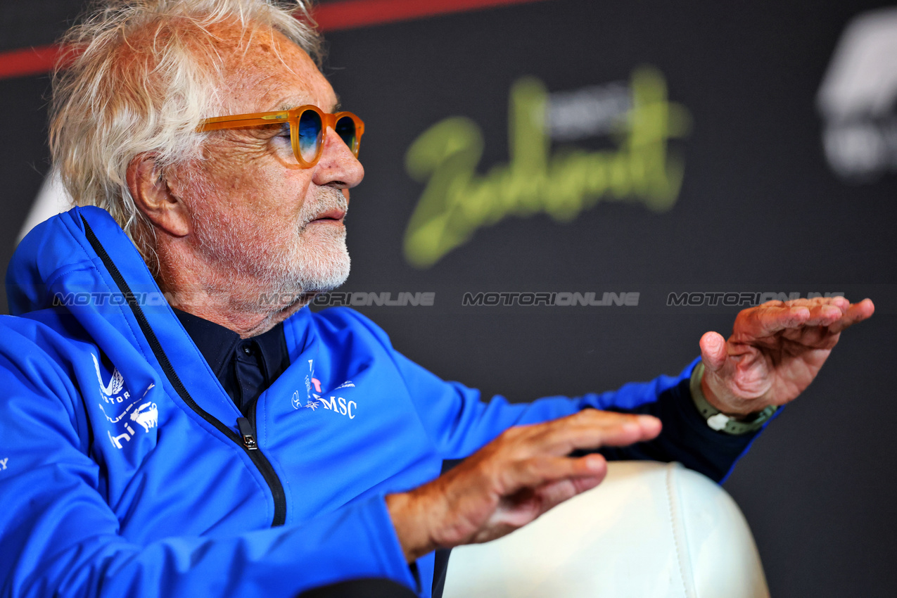 GP OLANDA, Flavio Briatore (ITA) Alpine F1 Team Executive Advisor in the FIA Press Conference.

29.08.2025. Formula 1 World Championship, Rd 15, Dutch Grand Prix, Zandvoort, Netherlands, Practice Day.

- www.xpbimages.com, EMail: requests@xpbimages.com © Copyright: Charniaux / XPB Images