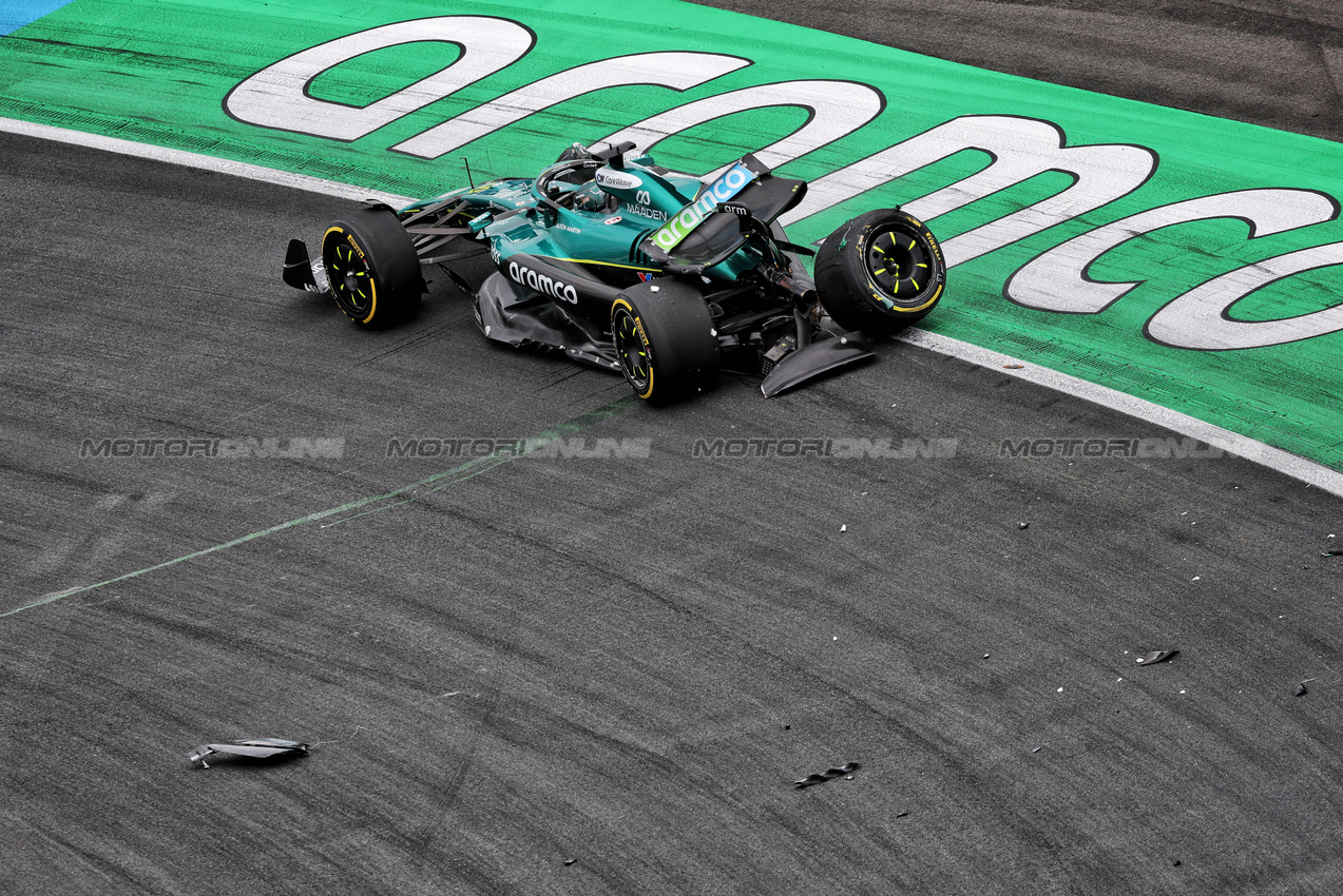 GP OLANDA, Lance Stroll (CDN) Aston Martin F1 Team AMR25 crashed in the second practice session.

29.08.2025. Formula 1 World Championship, Rd 15, Dutch Grand Prix, Zandvoort, Netherlands, Practice Day.

- www.xpbimages.com, EMail: requests@xpbimages.com © Copyright: Moy / XPB Images