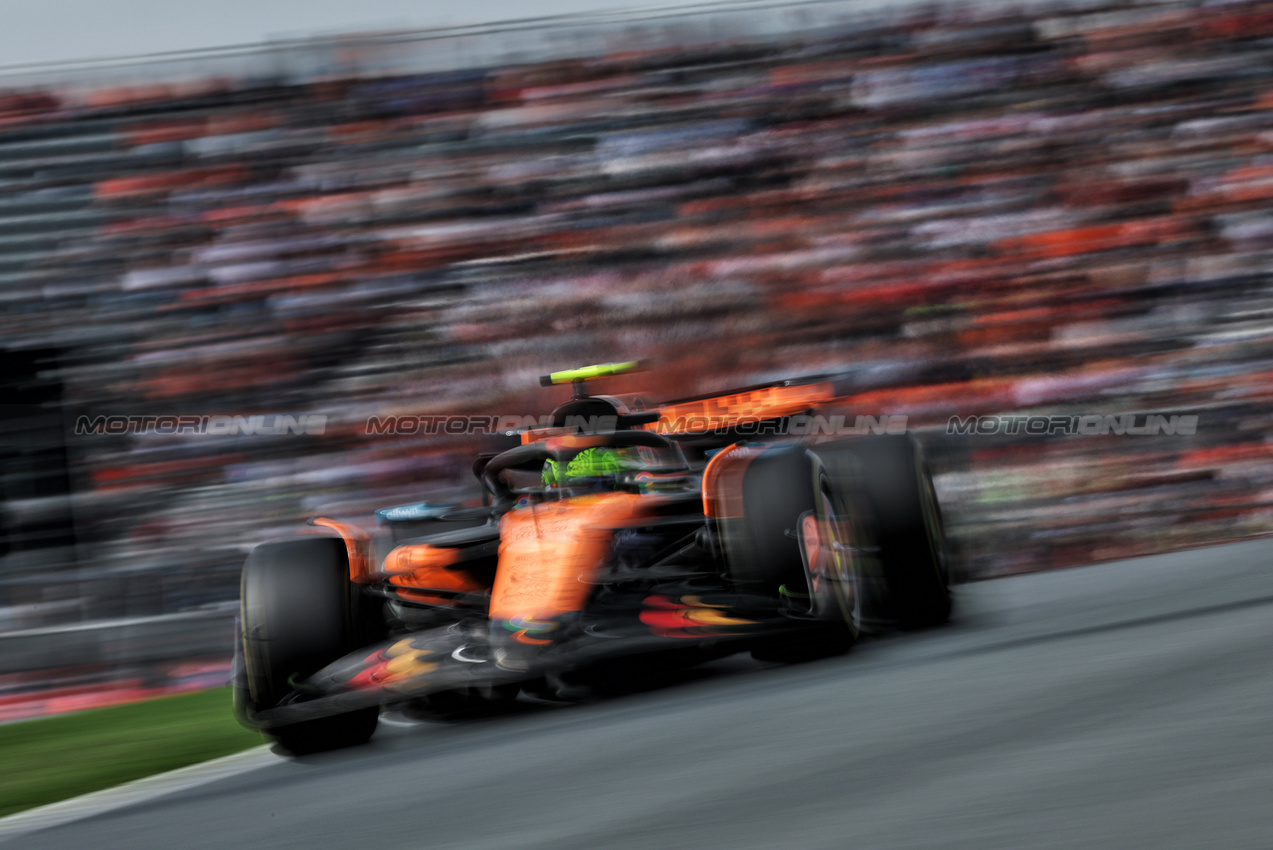 GP OLANDA, Lando Norris (GBR) McLaren MCL39.

29.08.2025. Formula 1 World Championship, Rd 15, Dutch Grand Prix, Zandvoort, Netherlands, Practice Day.

- www.xpbimages.com, EMail: requests@xpbimages.com © Copyright: Moy / XPB Images