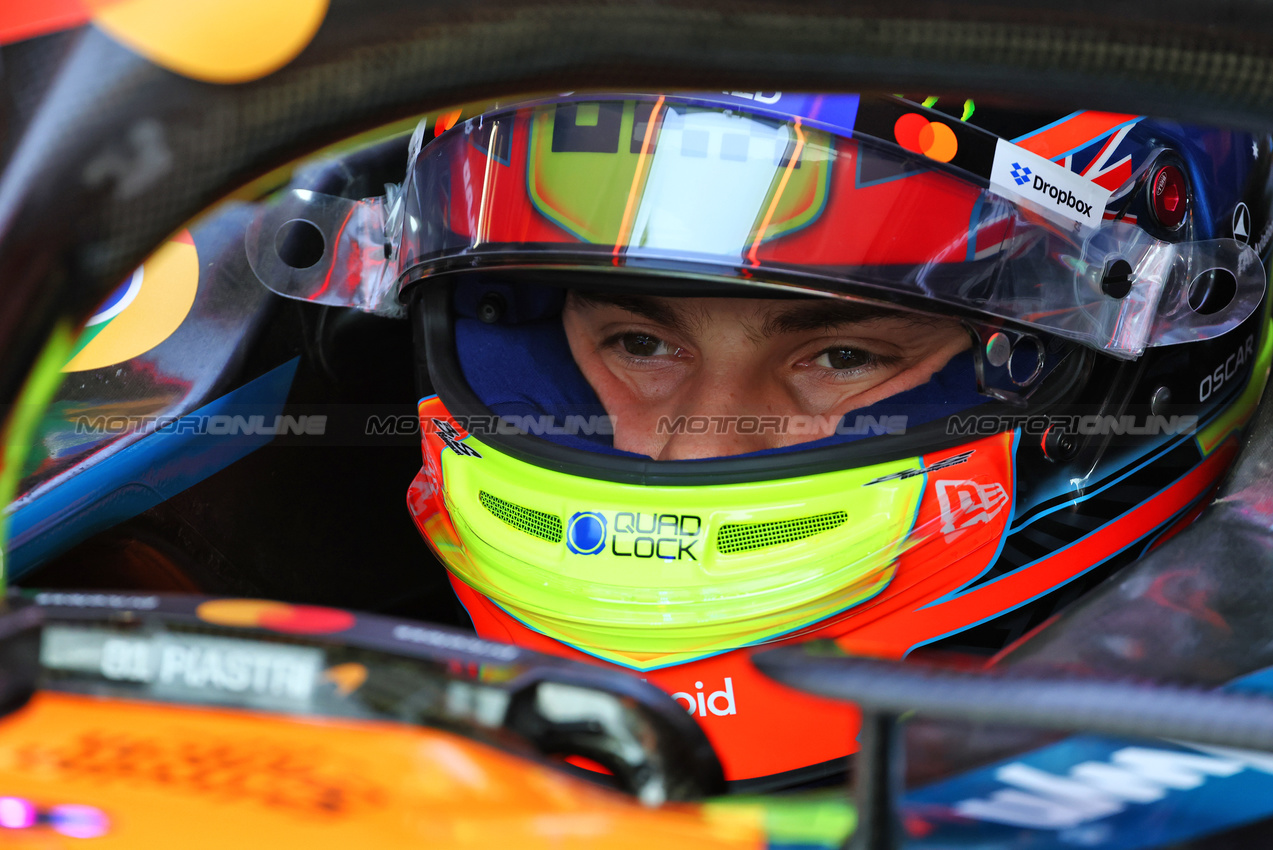 GP OLANDA, Oscar Piastri (AUS) McLaren MCL39.

29.08.2025. Formula 1 World Championship, Rd 15, Dutch Grand Prix, Zandvoort, Netherlands, Practice Day.

- www.xpbimages.com, EMail: requests@xpbimages.com © Copyright: Batchelor / XPB Images
