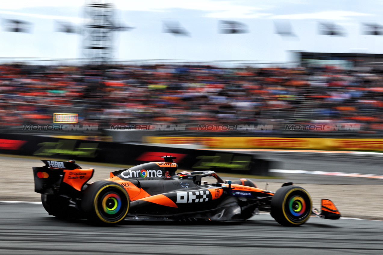 GP OLANDA, Oscar Piastri (AUS) McLaren MCL39.

29.08.2025. Formula 1 World Championship, Rd 15, Dutch Grand Prix, Zandvoort, Netherlands, Practice Day.

- www.xpbimages.com, EMail: requests@xpbimages.com © Copyright: Charniaux / XPB Images