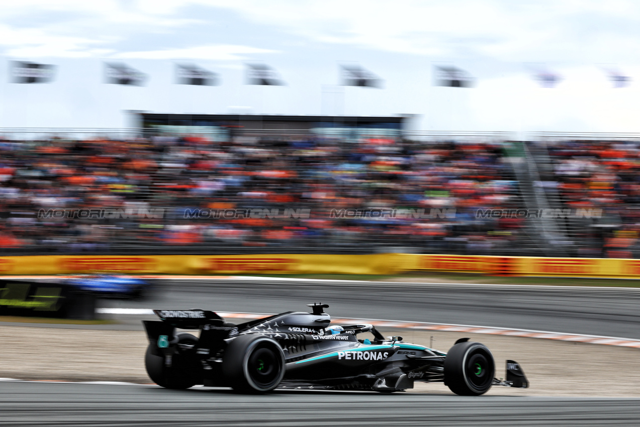 GP OLANDA, George Russell (GBR) Mercedes AMG F1 W16.

29.08.2025. Formula 1 World Championship, Rd 15, Dutch Grand Prix, Zandvoort, Netherlands, Practice Day.

- www.xpbimages.com, EMail: requests@xpbimages.com © Copyright: Charniaux / XPB Images