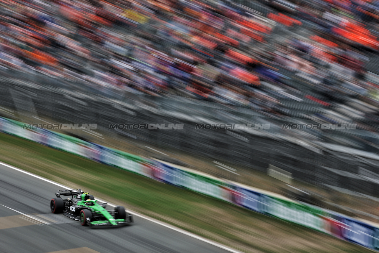 GP OLANDA, Gabriel Bortoleto (BRA) Sauber C45.

29.08.2025. Formula 1 World Championship, Rd 15, Dutch Grand Prix, Zandvoort, Netherlands, Practice Day.

- www.xpbimages.com, EMail: requests@xpbimages.com © Copyright: Moy / XPB Images