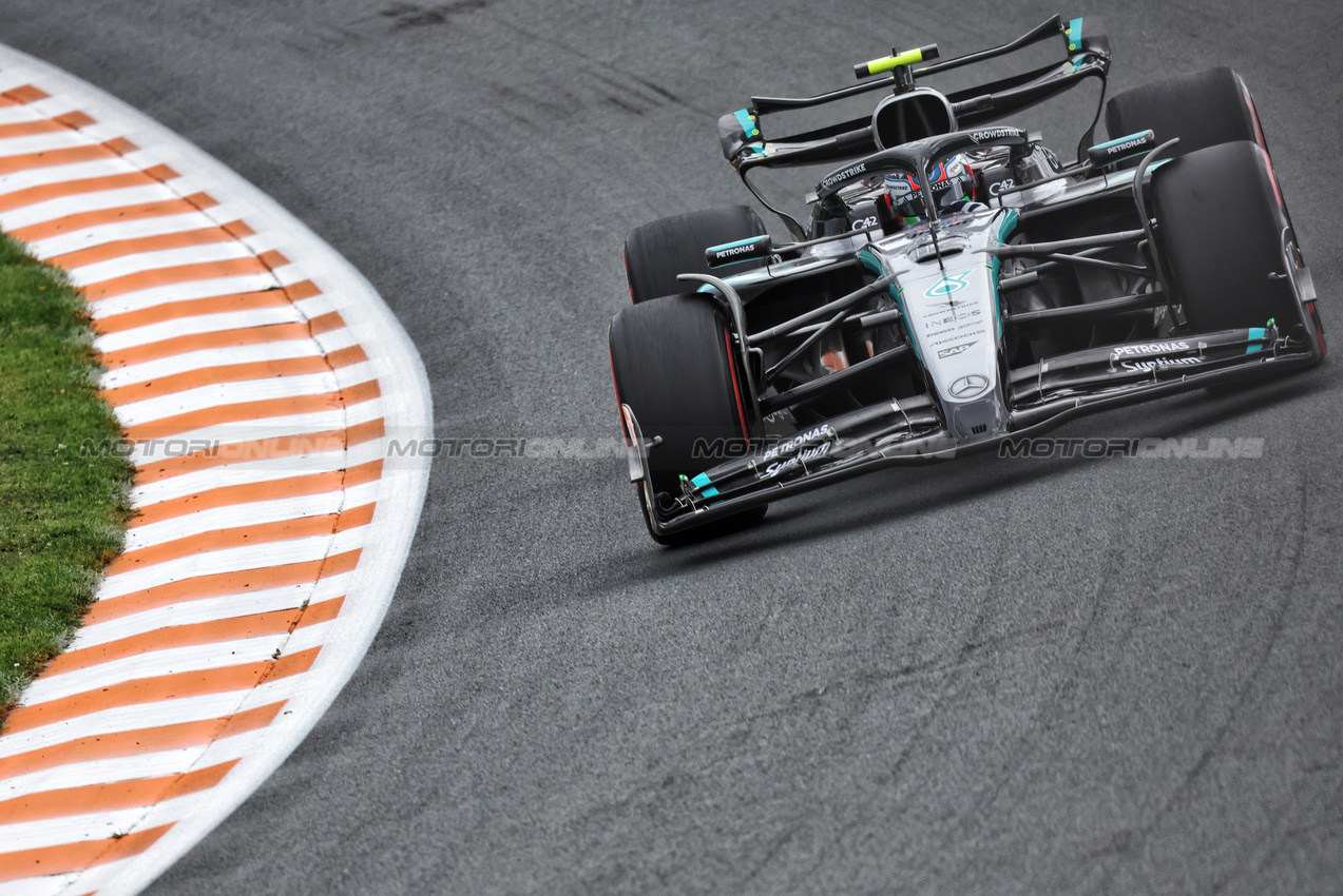 GP OLANDA, Andrea Kimi Antonelli (ITA) Mercedes AMG F1 W16.

29.08.2025. Formula 1 World Championship, Rd 15, Dutch Grand Prix, Zandvoort, Netherlands, Practice Day.

- www.xpbimages.com, EMail: requests@xpbimages.com © Copyright: Bearne / XPB Images