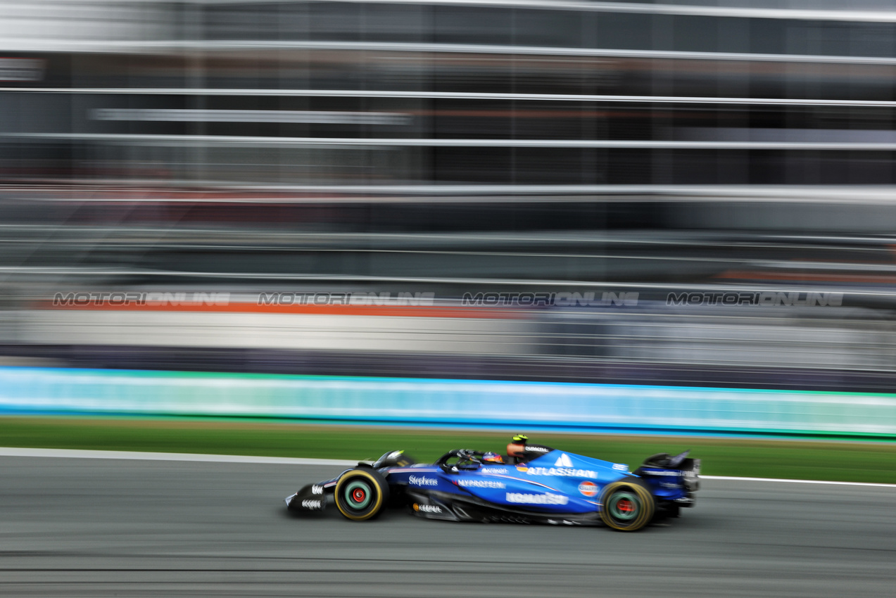 GP OLANDA, Carlos Sainz (ESP) Atlassian Williams Racing FW47.

29.08.2025. Formula 1 World Championship, Rd 15, Dutch Grand Prix, Zandvoort, Netherlands, Practice Day.

- www.xpbimages.com, EMail: requests@xpbimages.com © Copyright: Moy / XPB Images