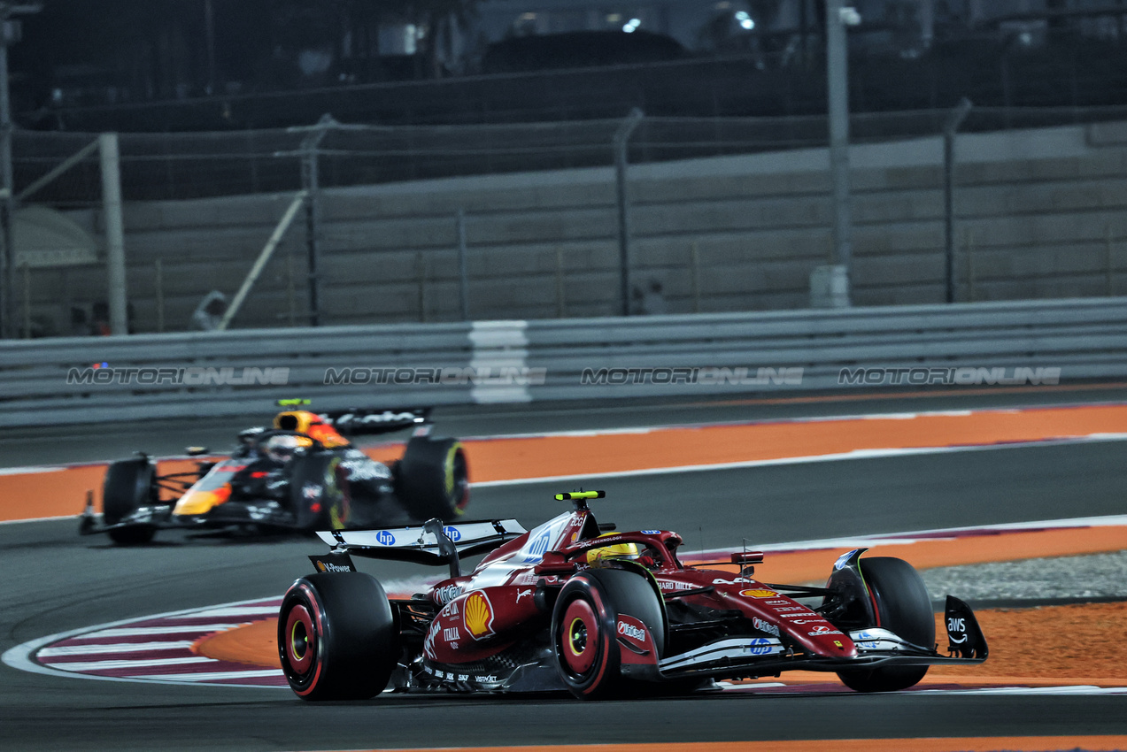 GP QATAR, Lewis Hamilton (GBR) Ferrari SF-25.
30.11.2025. Formula 1 World Championship, Rd 23, Qatar Grand Prix, Doha, Qatar, Gara Day.
- www.xpbimages.com, EMail: requests@xpbimages.com © Copyright: Batchelor / XPB Images