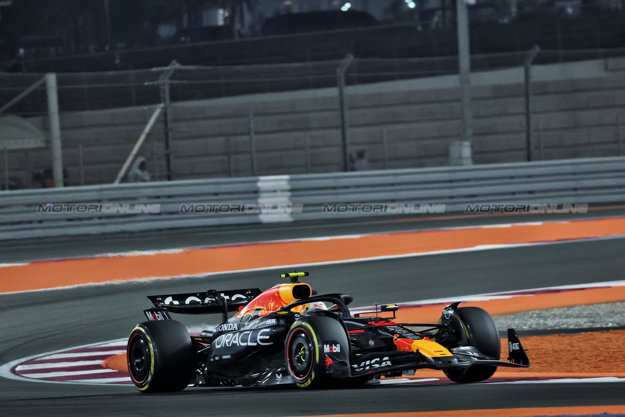 GP QATAR, Yuki Tsunoda (JPN) Red Bull Racing RB21.
30.11.2025. Formula 1 World Championship, Rd 23, Qatar Grand Prix, Doha, Qatar, Gara Day.
- www.xpbimages.com, EMail: requests@xpbimages.com © Copyright: Batchelor / XPB Images