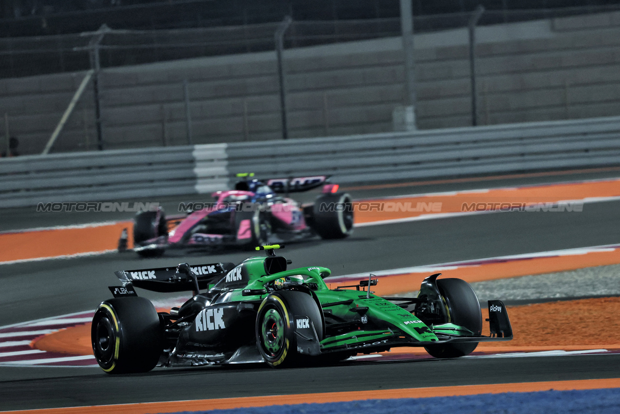 GP QATAR, Gabriel Bortoleto (BRA) Sauber C45.
30.11.2025. Formula 1 World Championship, Rd 23, Qatar Grand Prix, Doha, Qatar, Gara Day.
- www.xpbimages.com, EMail: requests@xpbimages.com © Copyright: Batchelor / XPB Images