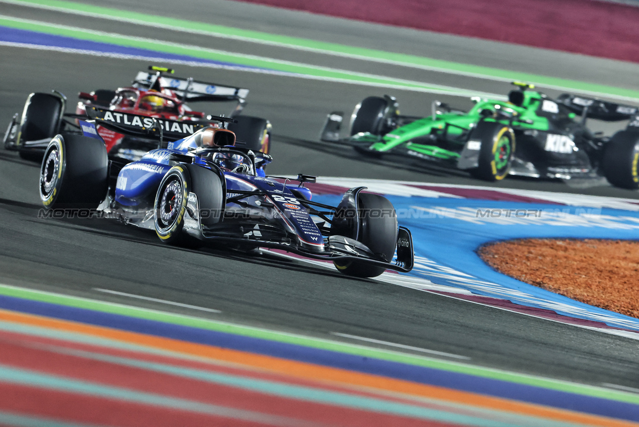 GP QATAR, Alexander Albon (THA) Atlassian Williams Racing FW47.
30.11.2025. Formula 1 World Championship, Rd 23, Qatar Grand Prix, Doha, Qatar, Gara Day.
- www.xpbimages.com, EMail: requests@xpbimages.com © Copyright: Charniaux / XPB Images