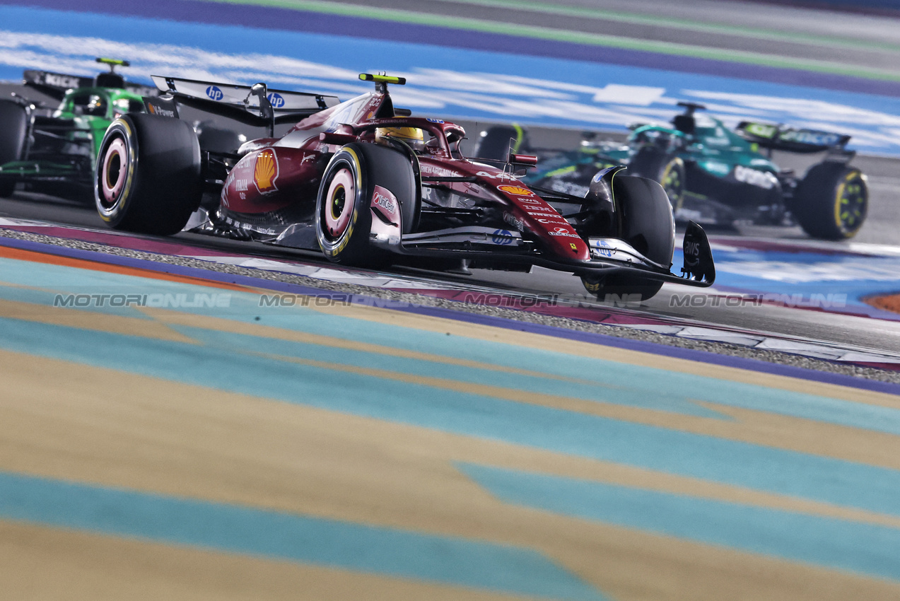 GP QATAR, Lewis Hamilton (GBR) Ferrari SF-25.

30.11.2025. Formula 1 World Championship, Rd 23, Qatar Grand Prix, Doha, Qatar, Gara Day.

- www.xpbimages.com, EMail: requests@xpbimages.com © Copyright: Charniaux / XPB Images