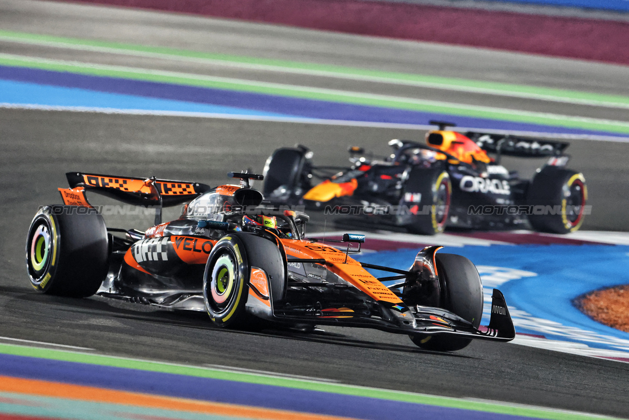 GP QATAR, Oscar Piastri (AUS) McLaren MCL39.
30.11.2025. Formula 1 World Championship, Rd 23, Qatar Grand Prix, Doha, Qatar, Gara Day.
- www.xpbimages.com, EMail: requests@xpbimages.com © Copyright: Charniaux / XPB Images